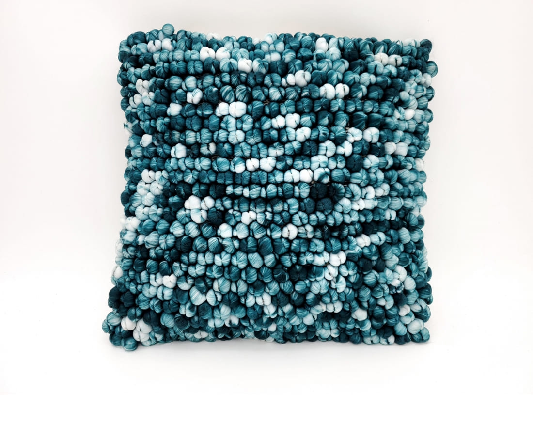 COJIN POMPOM CROCHET 45X45