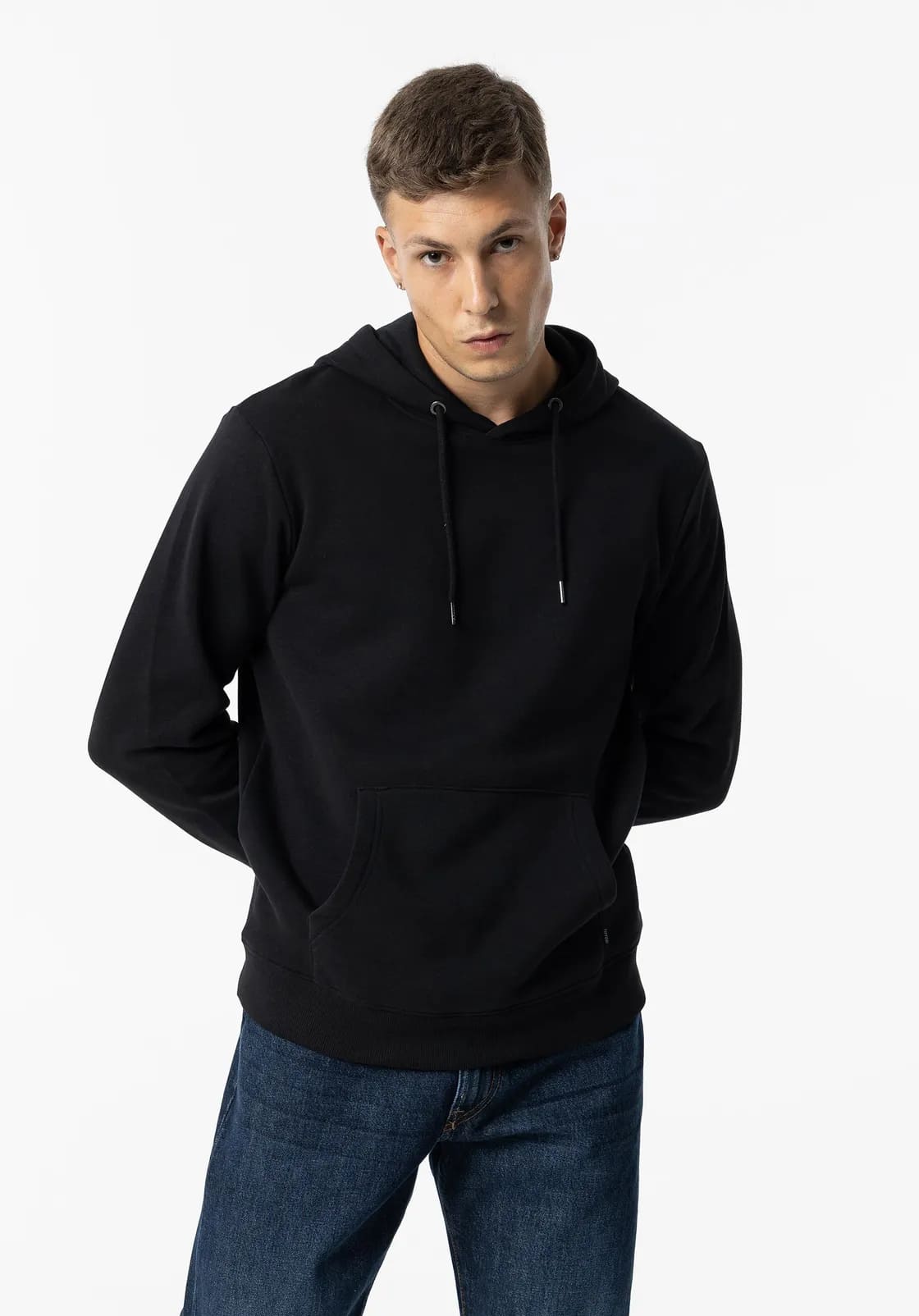 SUDADERA CON CAPUCHA BASICA